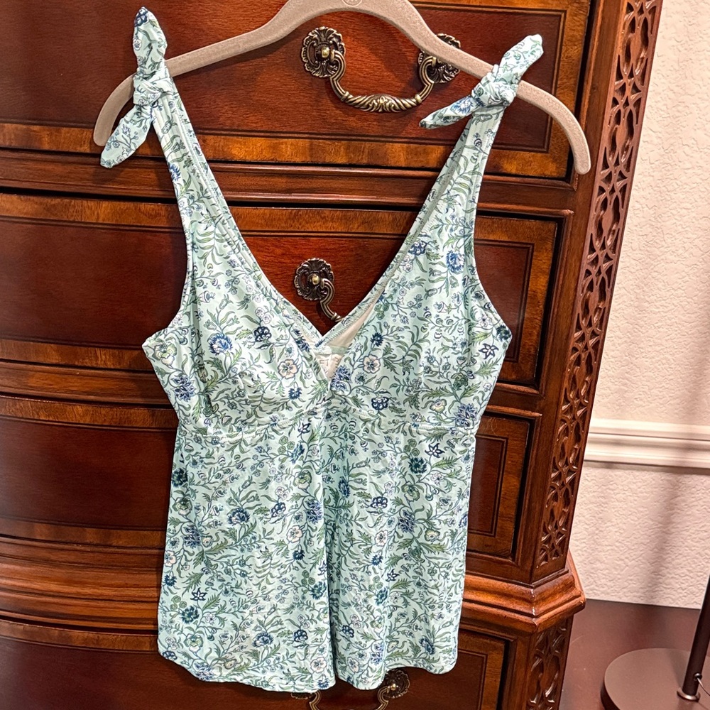 EUC LOFT Elegant Floral Blue and Green Tankini, size small